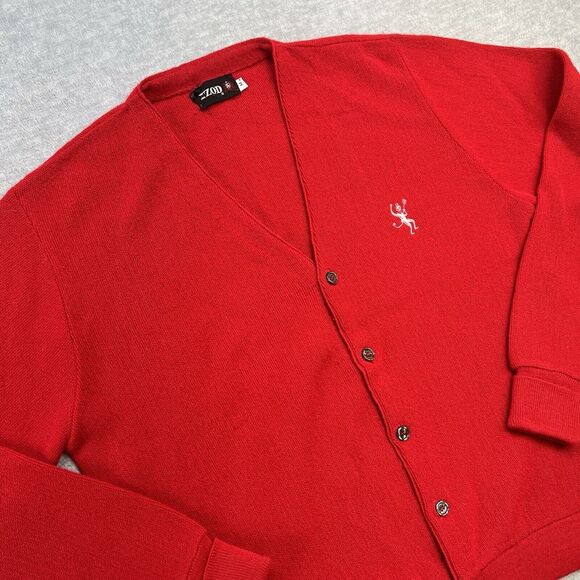 Vintage IZOD Sweater Mens Medium Red‎ Button Front Cardigan Devil Embroidered - Picture 1 of 7